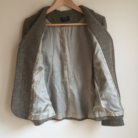 Ann Taylor size 4P jacket - Picture 4 of 8